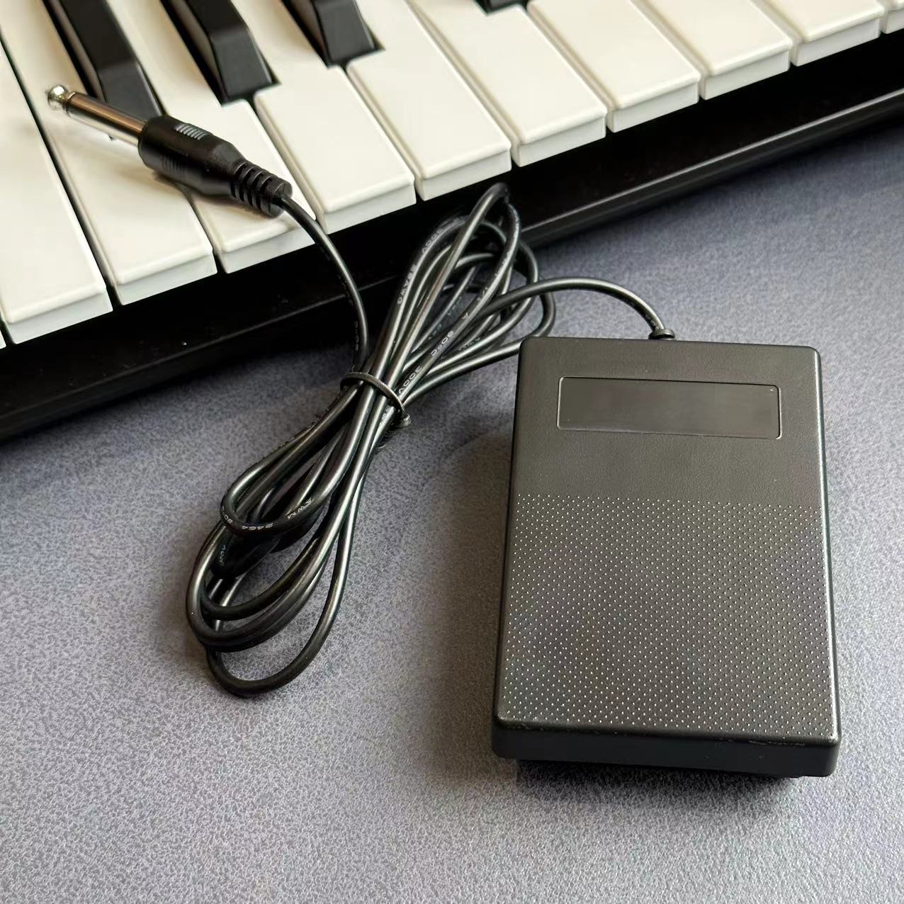 Compact Sustain Pedal สําหรับค - Musical Instrument Synthesizer บทวิจารณ์และราคา
